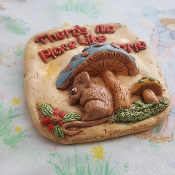 Vintage 3D Mushroom Mouse Wall Hanging - Picture 2 of 9